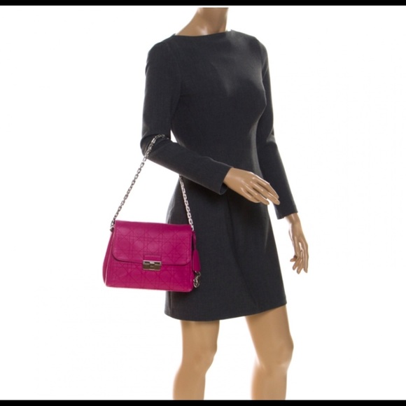 💯 Authentic Christian Dior
Diorling Pink Shoulder Bag Stitched Cannage Leather - Picture 1 of 1